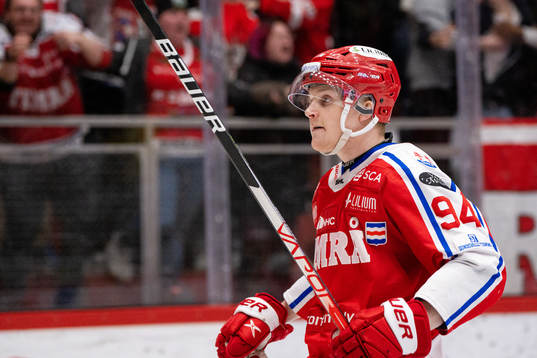Timrås Sebastian Hartmann jublar