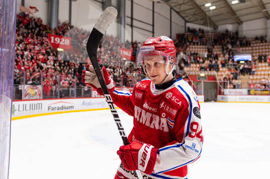 Timrås Sebastian Hartmann jublar