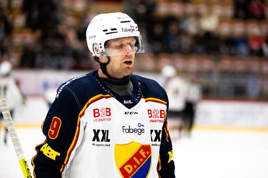 Djurgårdens Cameron Schilling deppar