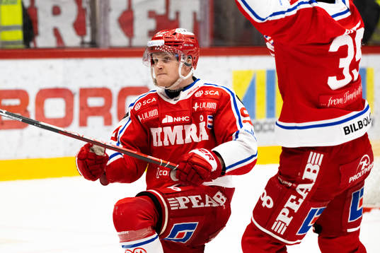 Timrås Sebastian Hartmann jublar