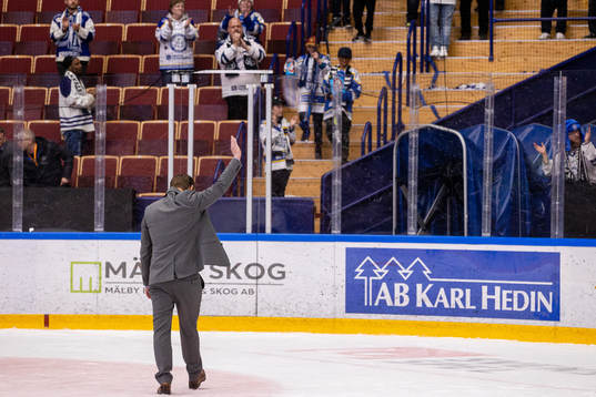 Leksands tränare Björn Hellkvist lämnar isen