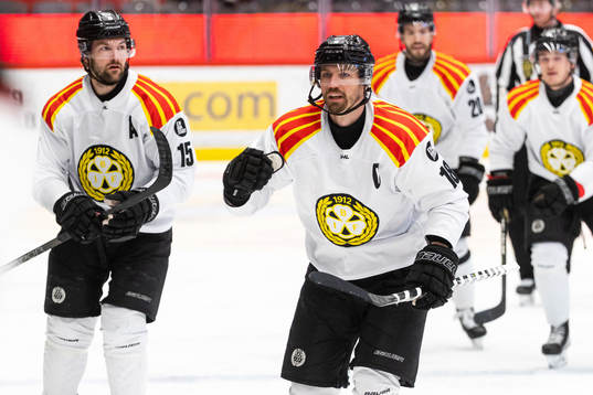 Brynäs Anton Rödin jublar