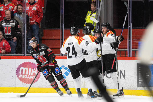 Brynäs Oscar Eklind jublar