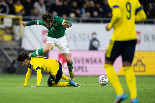 Armin Gigovic of Sweden and Oliver O'Neill of Ireland