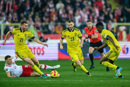 Krystian Bielik of Poland against Dejan Kulusevski, Jesper