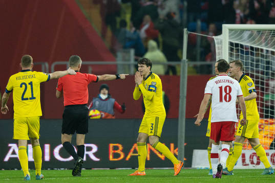 Victor Nilsson Lindelöf of Sweden reacts
