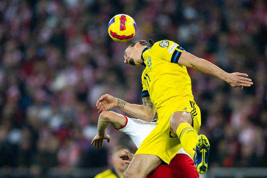 Zlatan Ibrahimovic of Sweden against Krystian Bielik of