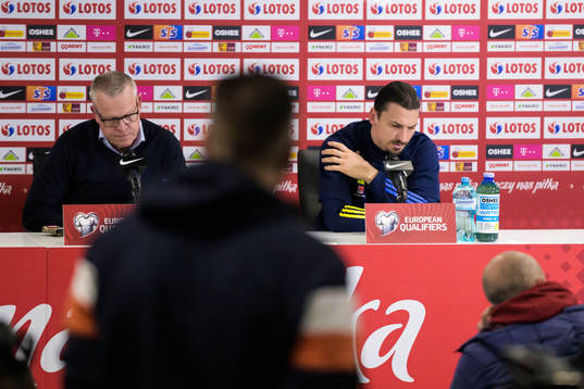 Head coach Janne Andersson and Zlatan Ibrahimovic of Sweden