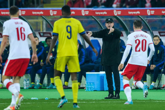 head coach Janne Andersson of Sweden reacts