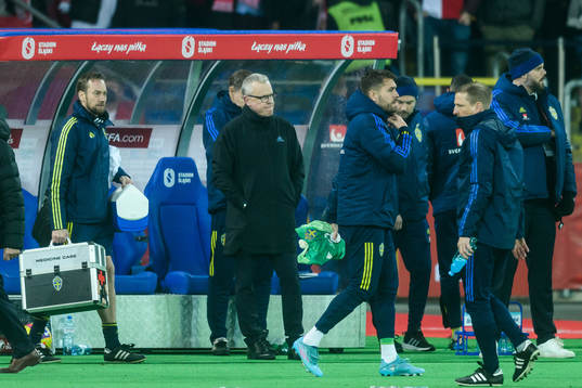 head coach Janne Andersson of Sweden looks dejected