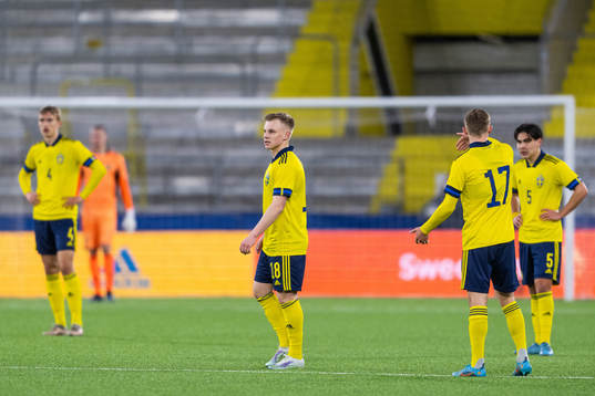 Isak Jansson, Jacob Ondrejka and Eric Kahl of Sweden look