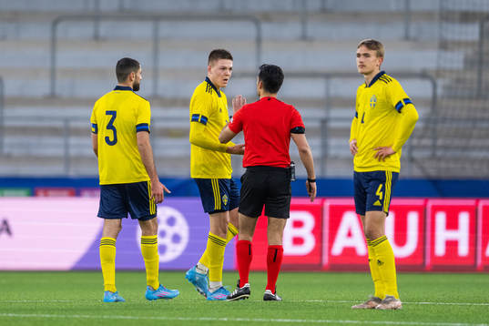 Emil Holm of Sweden reacts against referee Vitor Ferreira