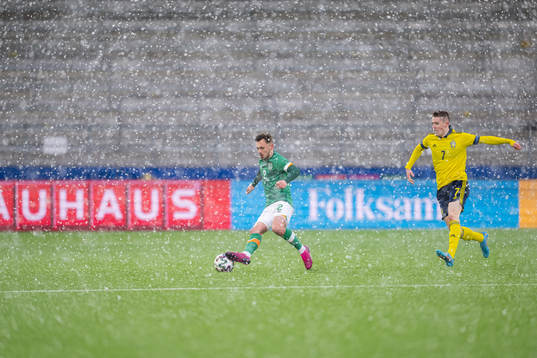 Lee O'Connor of Ireland and Patrik Wålemark of Sweden in