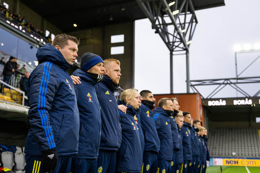 head coach Jens Gustafsson of Sweden