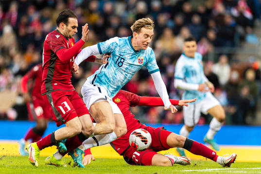 Kamo Hovhannisyan of Armenia and Kristian Thorstvedt of