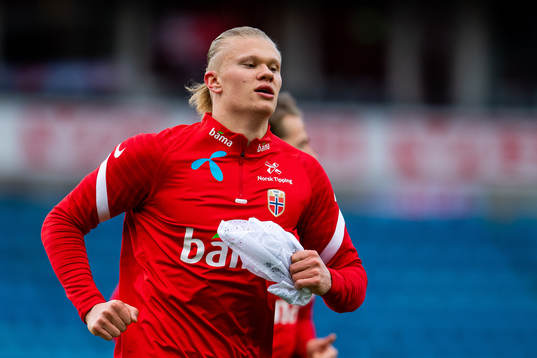 Erling Braut Haaland of Norway warms up