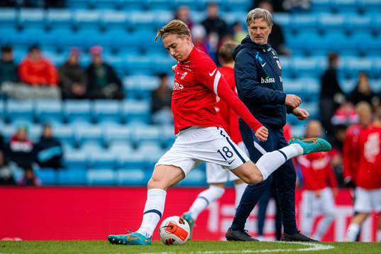 Kristian Thorstvedt of Norway warms up