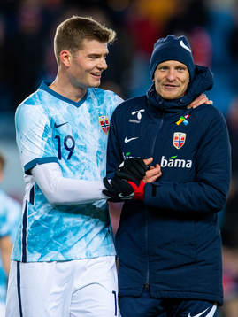 Alexander Sørloth and Morten Thorsby of Norway