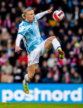 Erling Braut Haaland of Norway scores the 1-0 goal