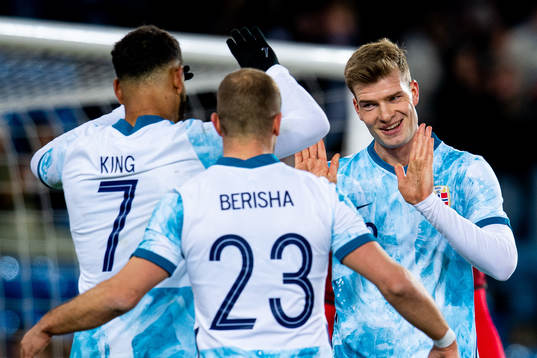 Alexander Sørloth of Norway celebrates with teammates