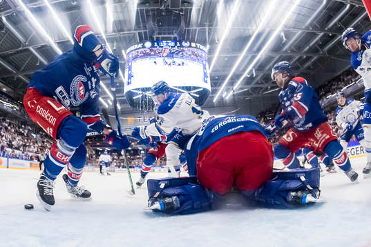 Leksands Arvid Eljas och målvakt Tim Juel och Johannes