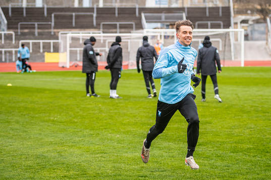 Jonas Knudsen ger tummen tupp