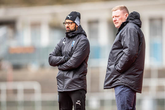 Fysioterapeut Roem Muftee och lagkoordinator Alf Westerberg