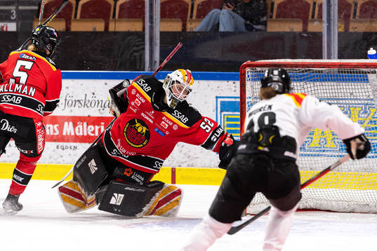 Brynäs Denisa Krizova, ej i bild, gör 0-1 bakom Luleås