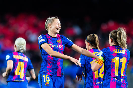 Fridolina Rolfö and Alexia Putellas of Barcelona celebrate
