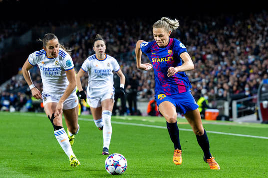 Lucia Rodriguez of Real Madrid and Fridolina Rolfö of