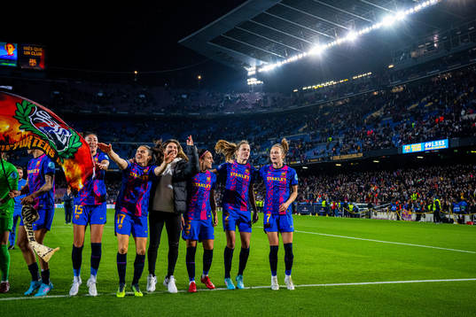 Irene Paredes, Caroline Graham Hansen and players of