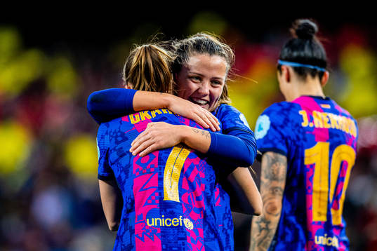 Caroline Graham Hansen and Claudia Pina of Barcelona