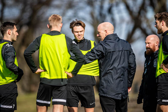 Tränare Billy Magnusson och assisterande tränare Max