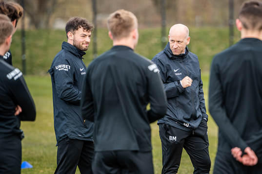 Fystränare Sebastian Ceder och tränare Billy Magnusson