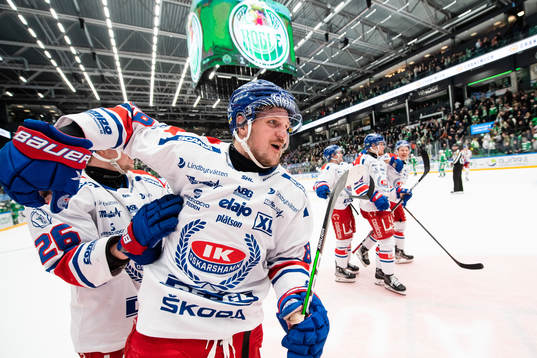 Oskarshamns Patrik Karlkvist jublar