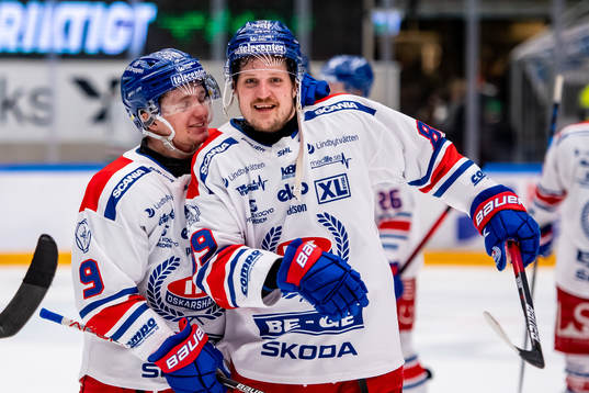 Oskarshamns Hampus Plato och Patrik Karlkvist jublar