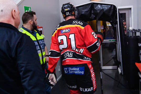 Luleås Juhani Tyrväinen kliver av