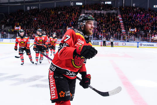 Luleås Linus Omark jublar
