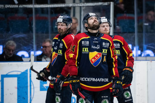 Djurgårdens Ludvig Rensfeldt och Linus Arnesson deppar