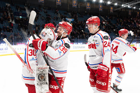 Timrås Ty Rattie och Erik Walli Walterholm jublar med