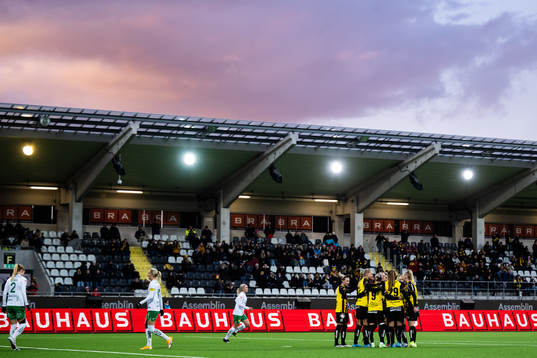 Häckens Stine Larsen jublar