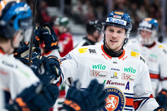 Växjös Joel Persson jublar