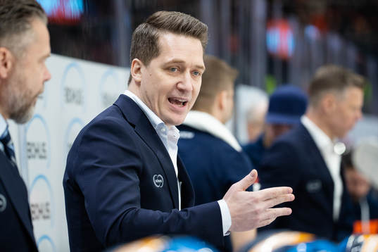 Växjös tränare Sam Hallam