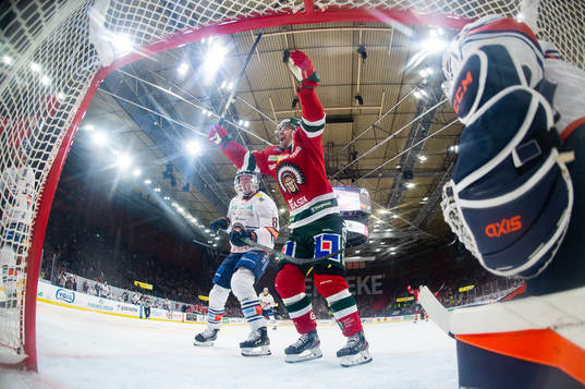 Frölundas Patrik Carlsson jublar