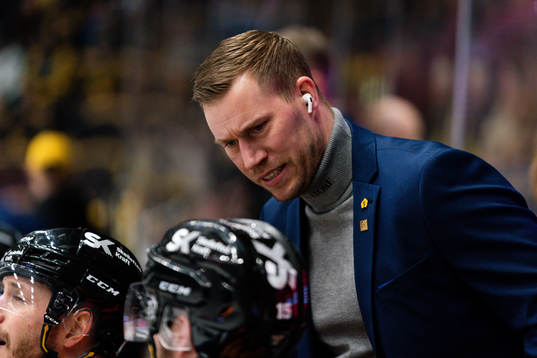 Skellefteås assisterande Andreas Falk