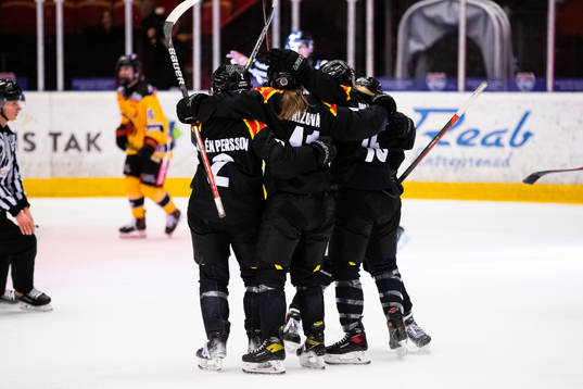 Brynäs Katerina Mrazova jublar