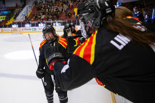 Brynäs Katerina Mrazova jublar