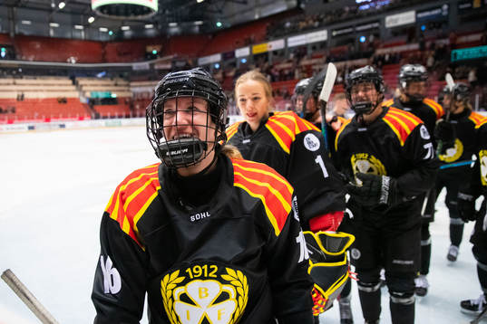 Brynäs Katerina Mrazova jublar