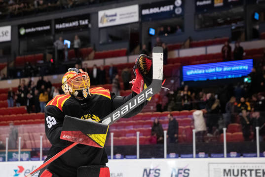 Brynäs målvakt Ellen Jonsson jublar