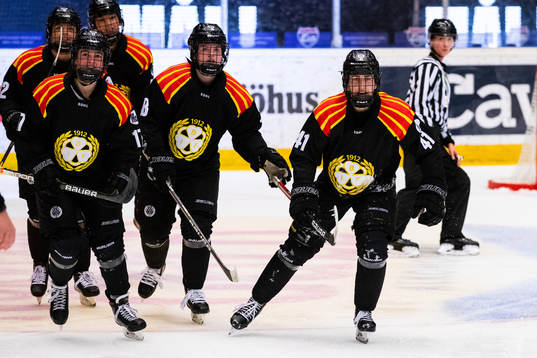 Brynäs Denisa Krizova jublar